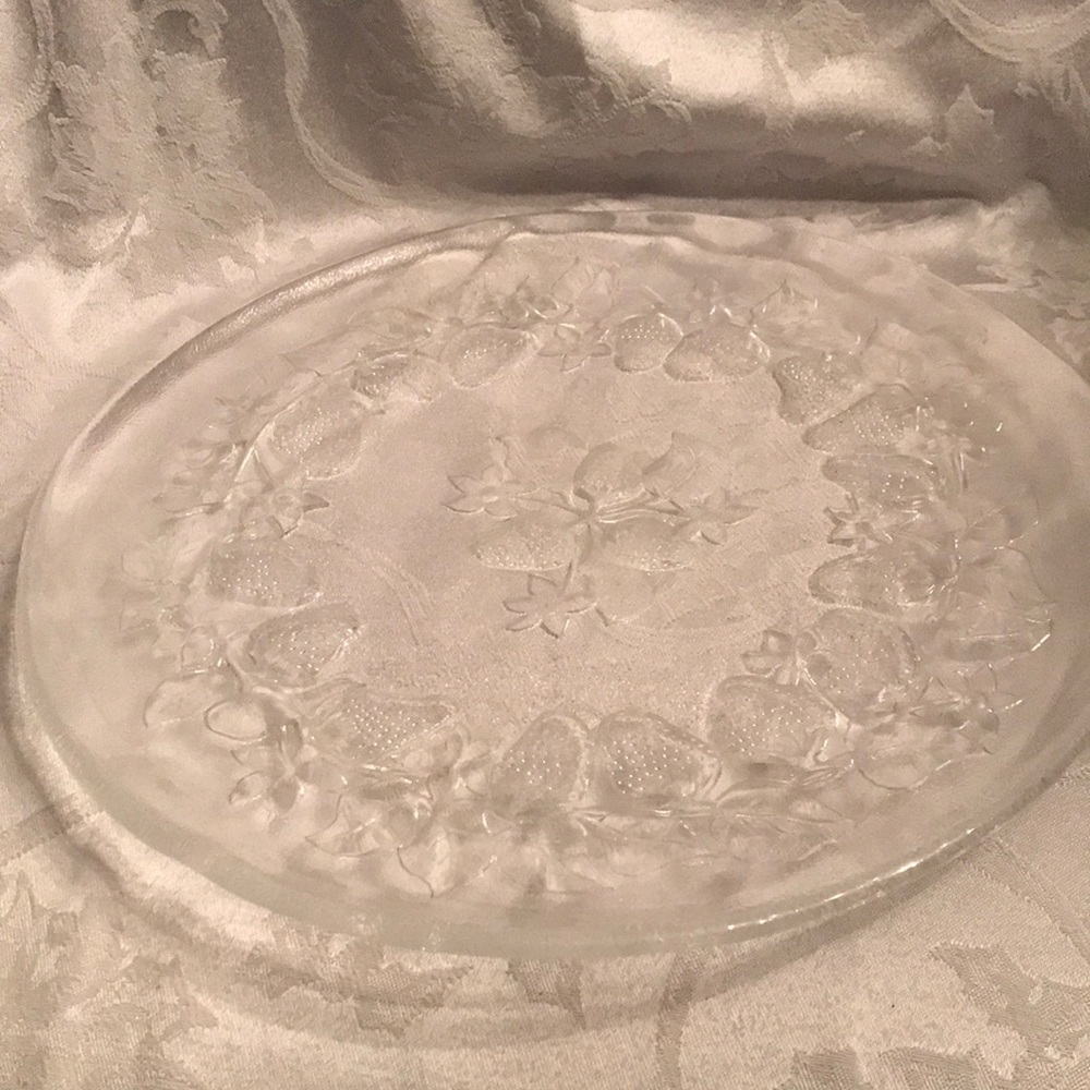 12 1/2 inch serving tray with strawberry pattern